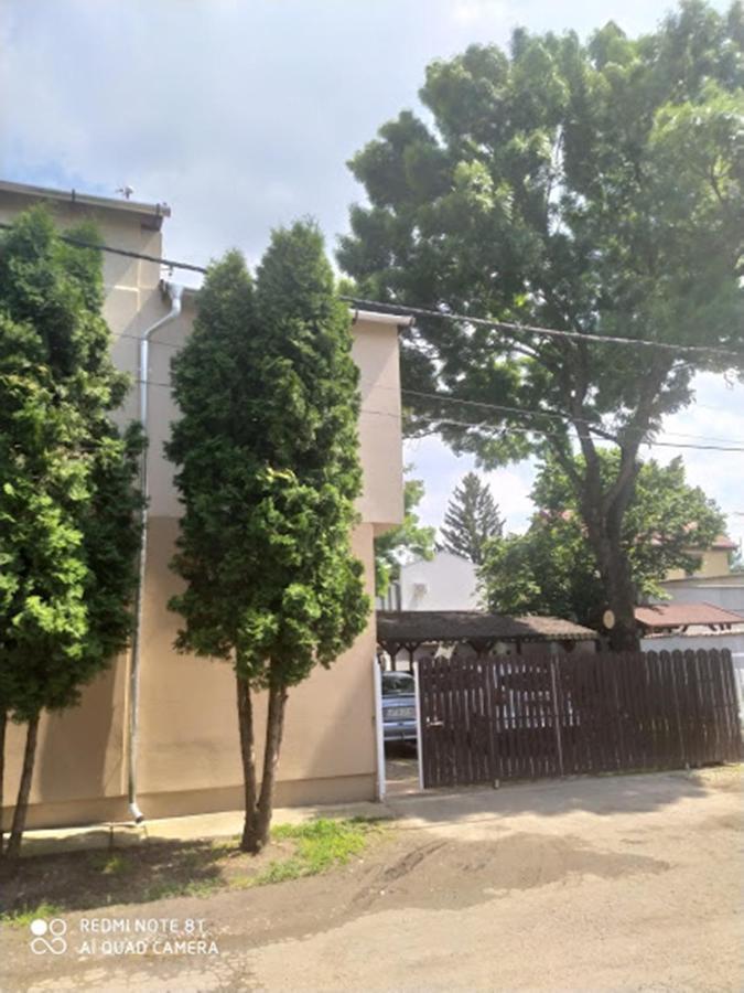 Marabella Apartmanok Hajdúszoboszló Exterior foto